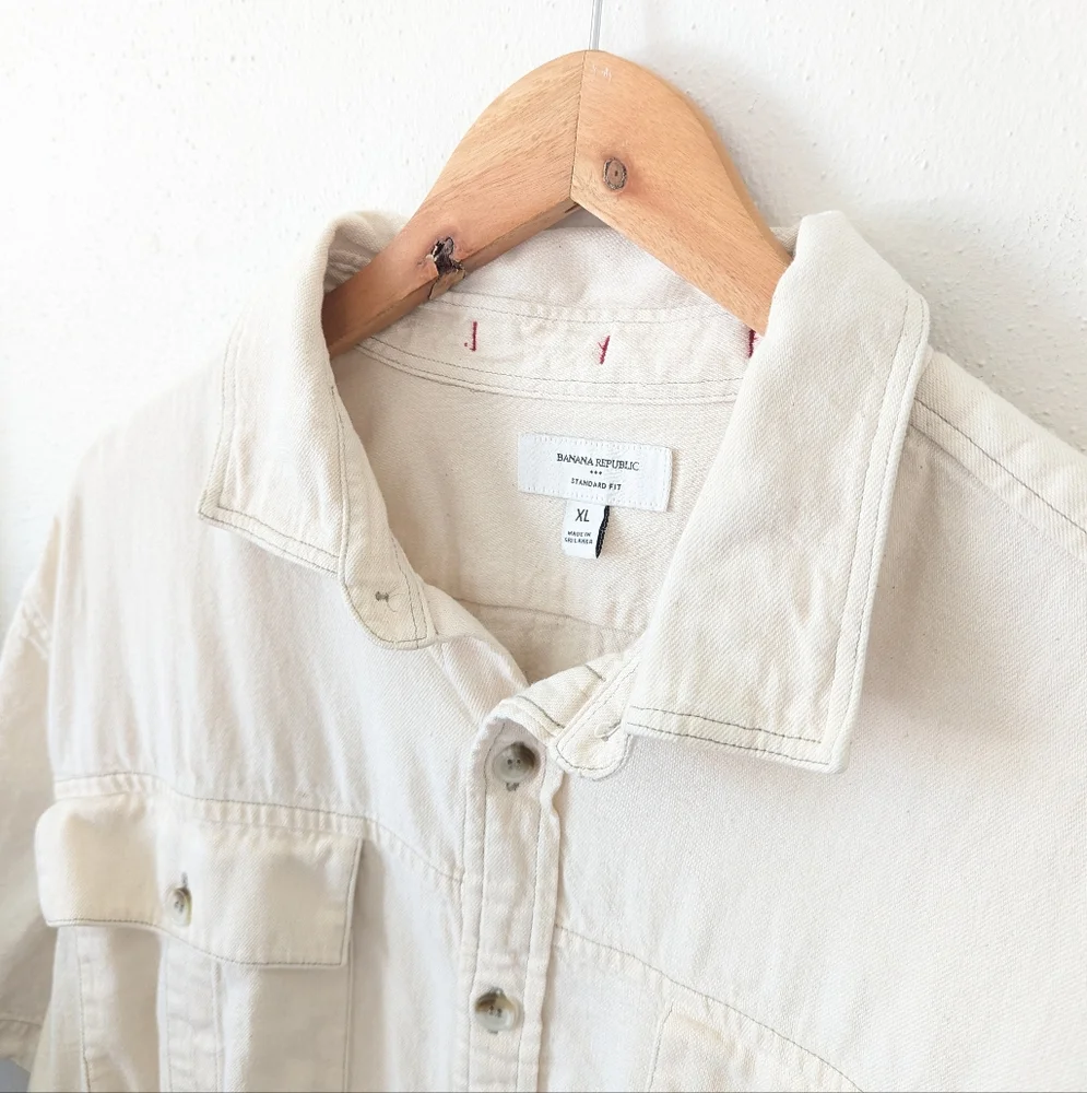 Banana Republic | Standard Fit | Short Sleeve Authentic Ecru Wash Denim
